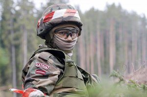 НАТО завершает разработку новой стратегии, которая должна ускорить процесс принятия решений в случае начала гибридной войны против членов блока