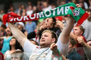 В Турции автобус с болельщиками «Локомотива» закидали камнями