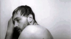 [ «останется одно легальное место — кладбище»] Минпромторг предложил разрешить продажу алкоголя около школ и больниц