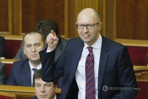 Яценюк не собирается в отставку и активно перекраивает коалицию