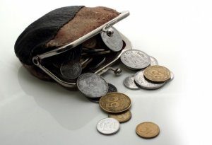 Один рулон туалетной бумаги в месяц и 2 кг сала в год: Кабмин Украины готовится обновить «потребительскую корзину»