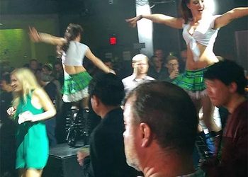 Компания Microsoft закатила на GDC 2016 вечеринку со школьницами