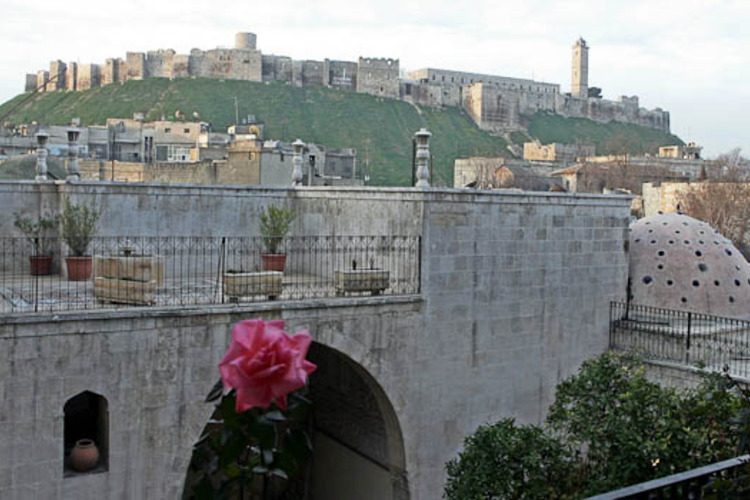 photo-taken-07mar06-aleppo-grand-castle-is-seen-from-the-roof-of-an-old-house-inside-old-aleppo